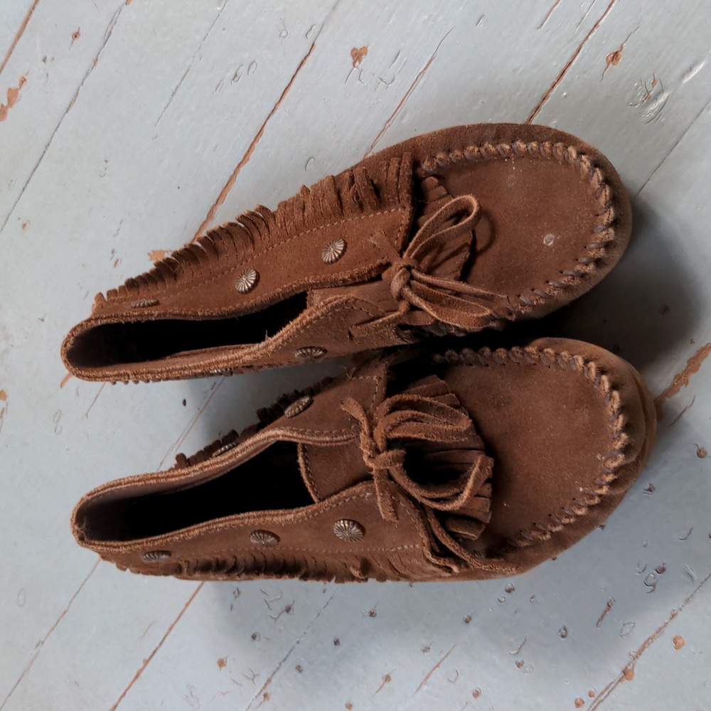 Minnetonka suede leather moccasin loafers
